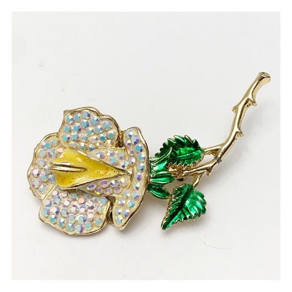 Vintage enamel rose brooch with aurora borealis rhinestone petals - Picture 9 of 11